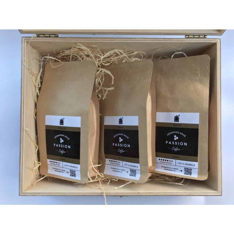 Szemes kávé ajándékcsomag fa díszdobozban 19. 3 x 100 g Passion Blend Crema Blend Mokka Blend