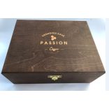 Szemes kávé ajándékcsomag fa díszdobozban 21.