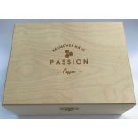 Szemes kávé ajándékcsomag fa díszdobozban 21.